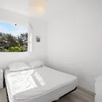 Maison En Face De La